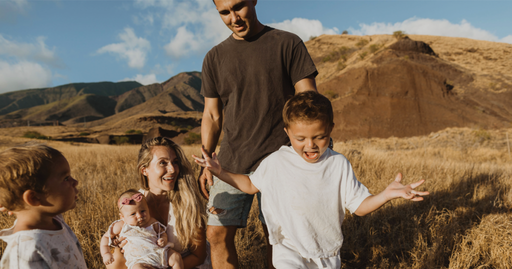 Alexa & Carlos PenaVega and children