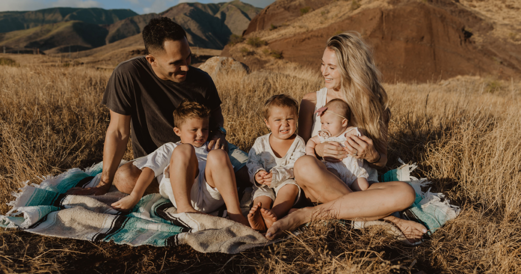 Alexa & Carlos PenaVega and children